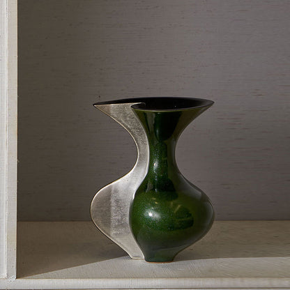 Moderne dekorative Metall- und Keramikvase
