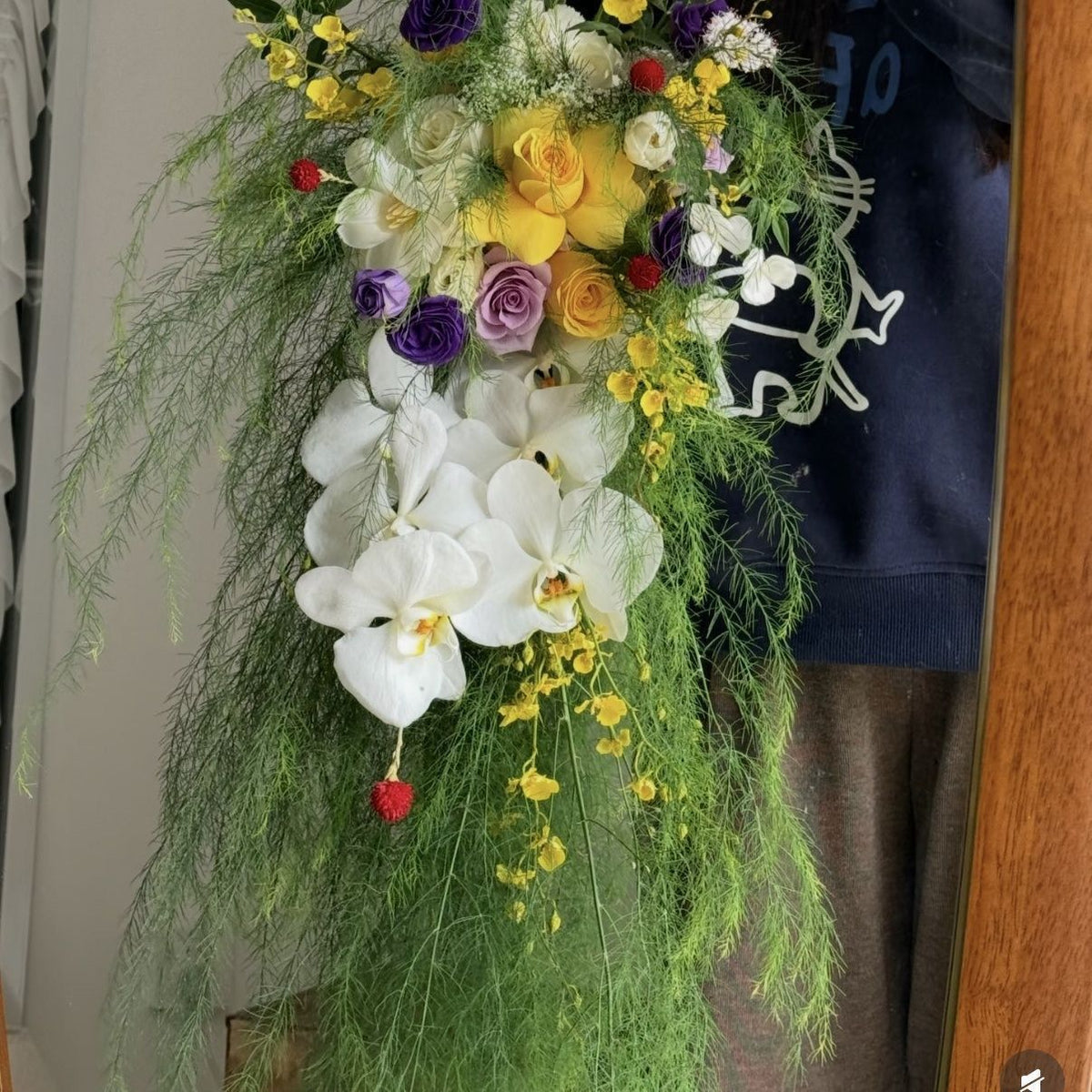 Dekorative hängende Blumenstrauß