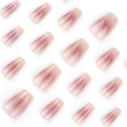 Kunstvolle Nagelverlängerungen mit Glitzer-Akzenten Brehn