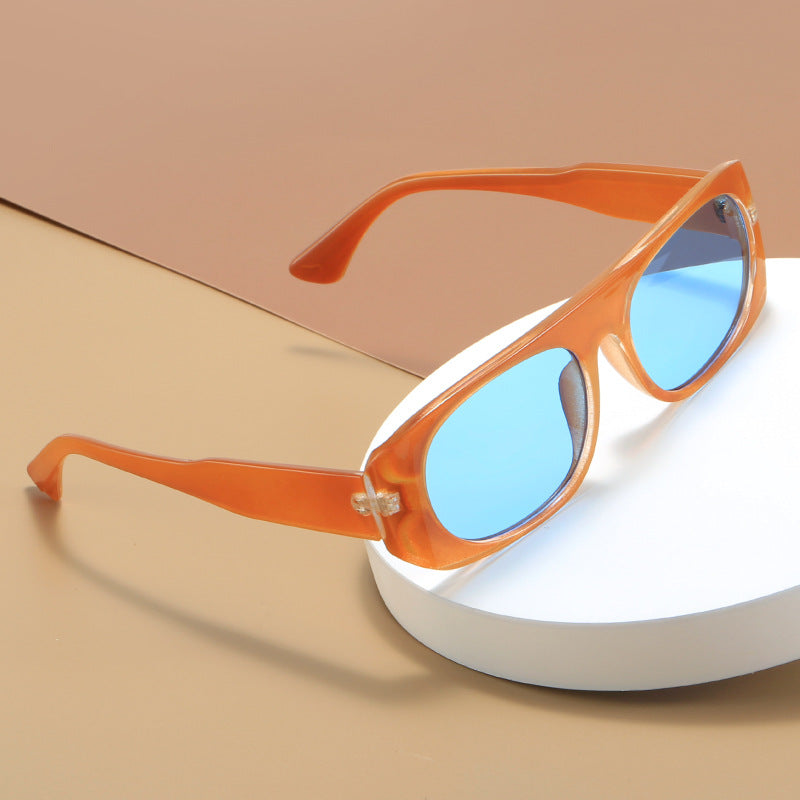 Damen modische Sonnenbrille im eleganten Schilddesign Brehn