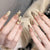 Glamouröse Kunstnägel mit Edlen Glitzerakzenten und Leopardendetails Brehn