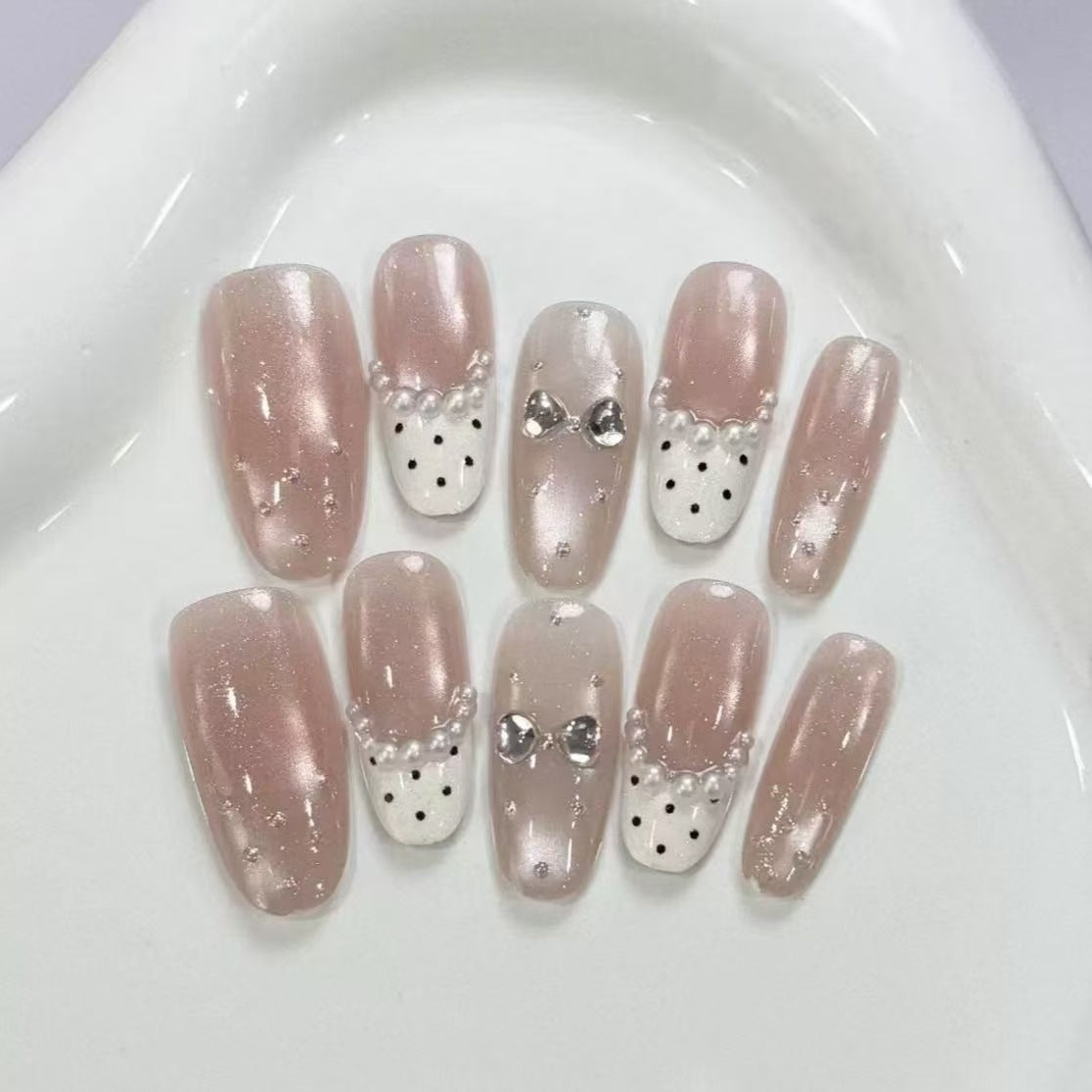 Elegante mit Strass verziertes Gel-Nagelerweiterungen