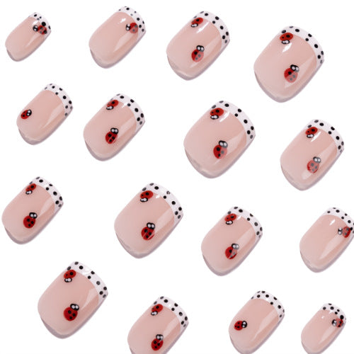 Kunstvolle Nagelkunst mit Marienkäfer-Motiven Brehn