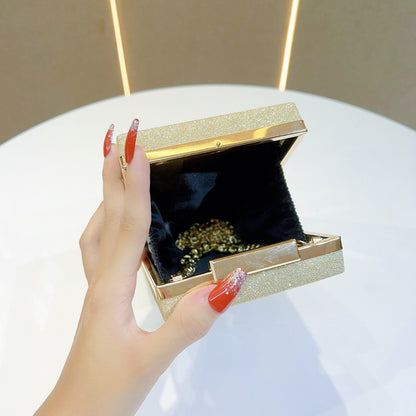 Elegante kristall-akzentierte Abend-Clutch