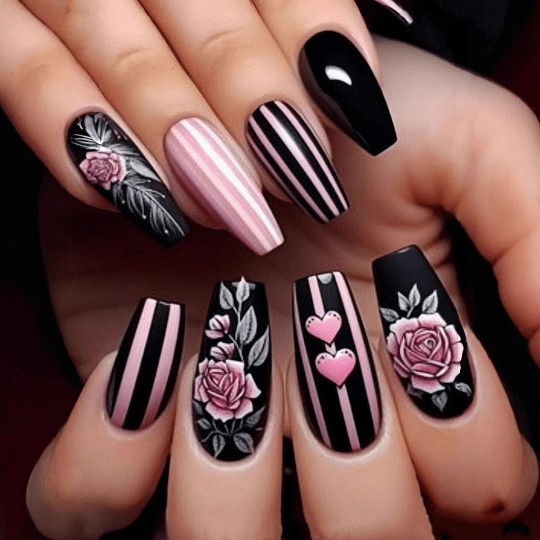 Kunstnagelset mit romantischen Rosen- und Herzmotiven Brehn