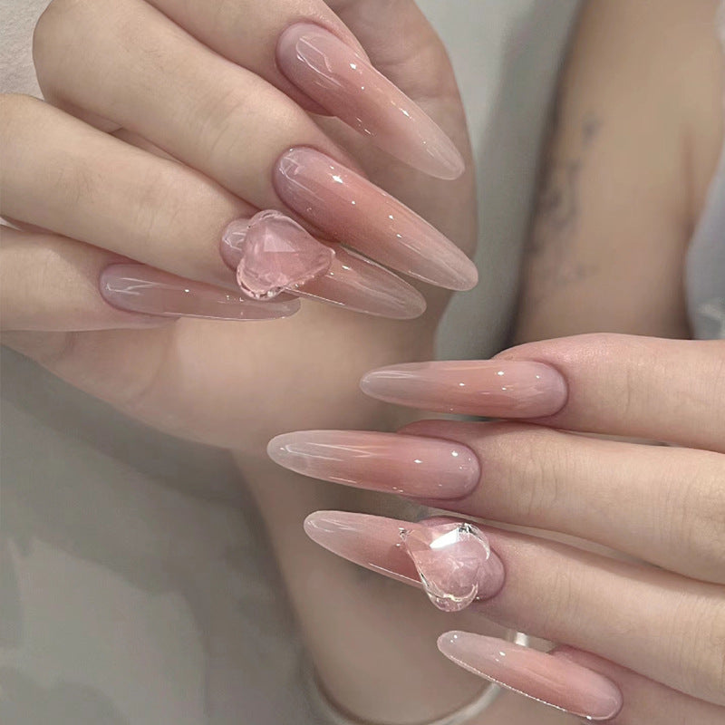 Elegante Ombre Stiletto Press-On Nägel mit Herzakzenten Brehn