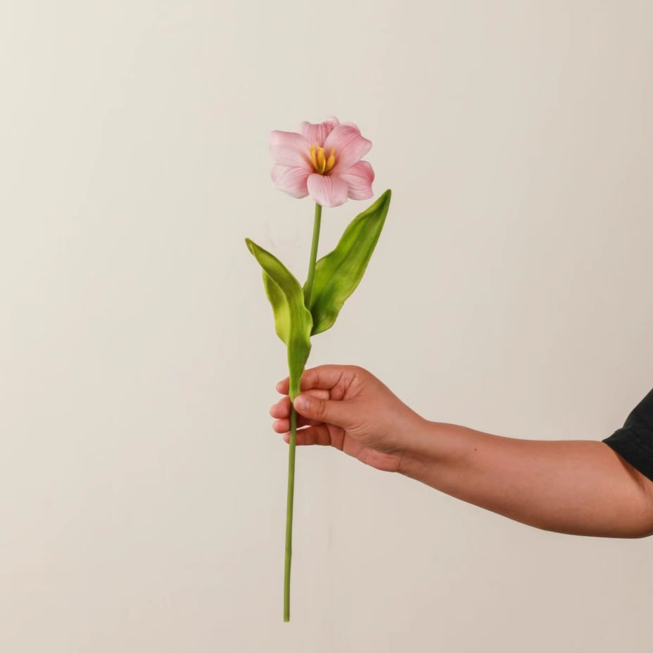 Realistische Orchideen-Blumenarrangement