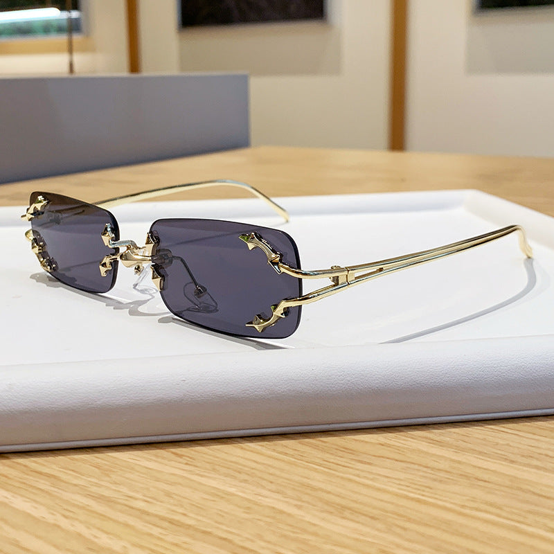 Damen modische Sonnenbrille mit filigranem Metallrahmen und transparenten Gläsern Brehn
