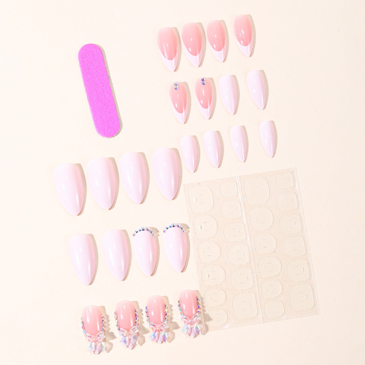 Elegantes Stiletto-Nagelkunst-Set mit Strass Brehn
