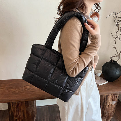 Gemütliche gesteppt Tote Bag