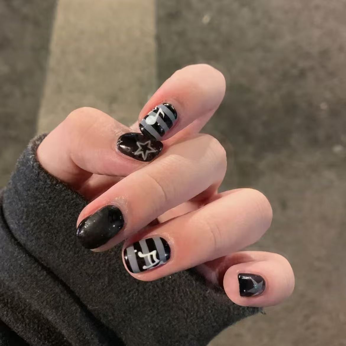 Künstlerisches katzenmotiviertes Press-On-Nagelkunstset Brehn