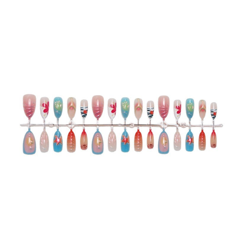 Kunstvolle Nagelspitzen mit maritimen Motiven Brehn
