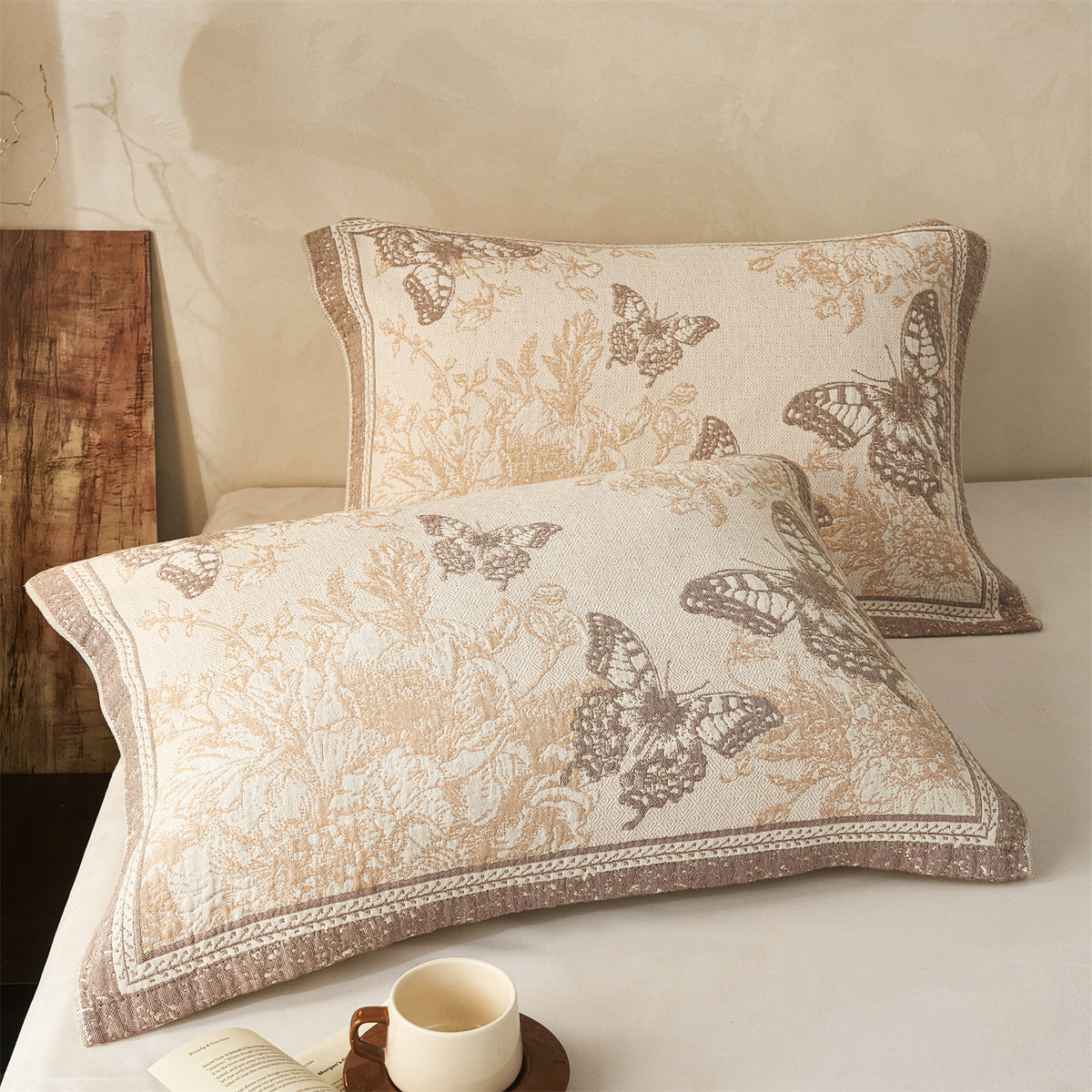 Gestepptes Jacquard Schmetterlingskopfkissen mit dekorativem Rand