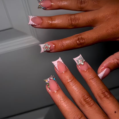Künstlerisches Nail Set mit Strass-Akzenten zum Aufkleben Brehn