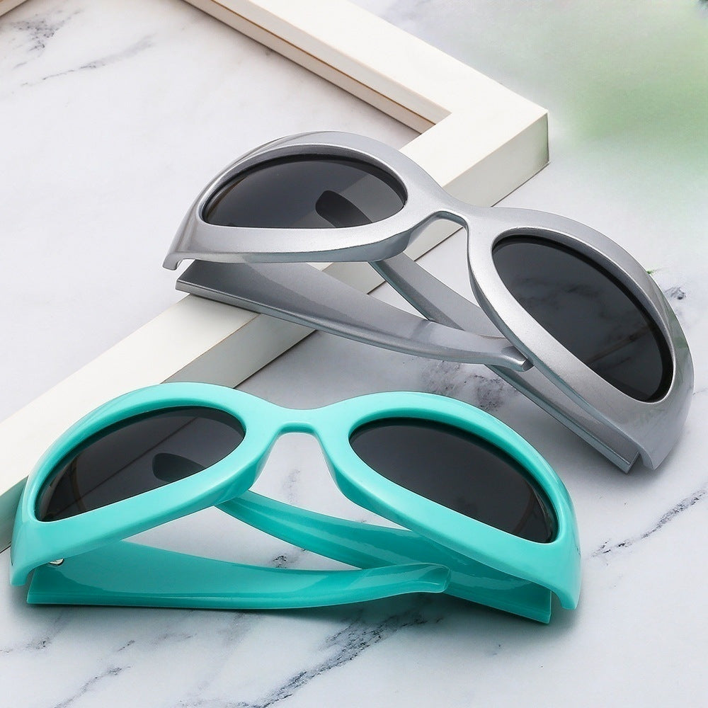 Damen modische Sonnenbrille mit ovalem Rahmen und modernem Finish Brehn