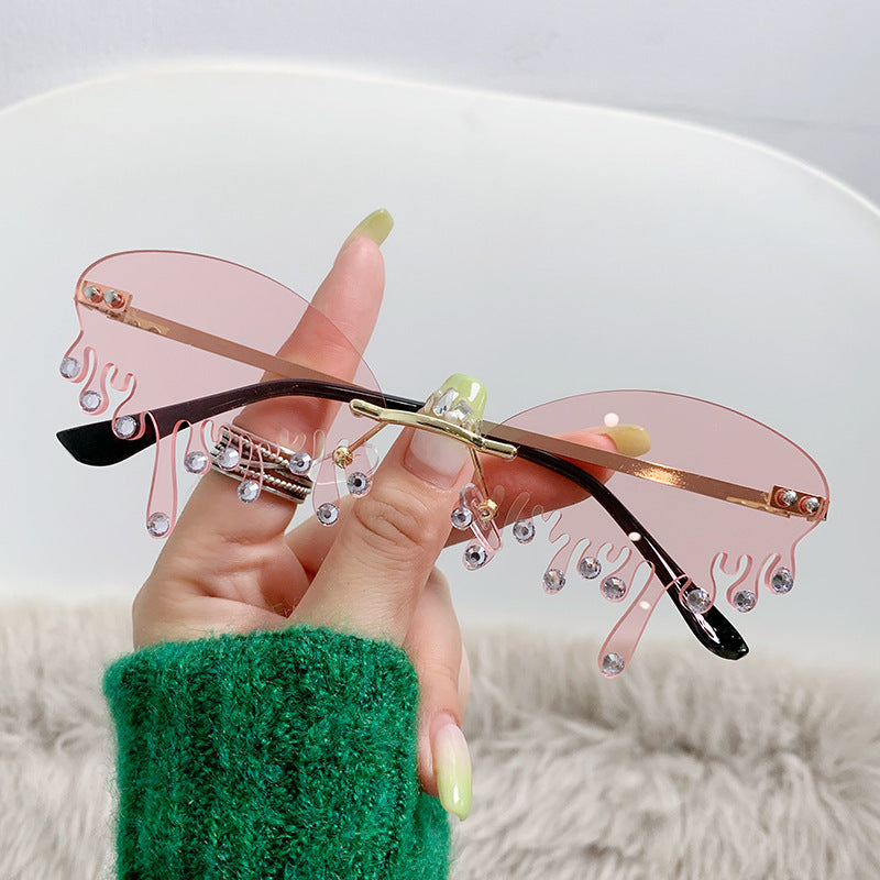 Damen auffällige Sonnenbrille im flüssigen Design Brehn