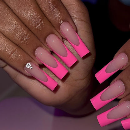 Stilvolle French Tip Nagelverlängerungen Brehn