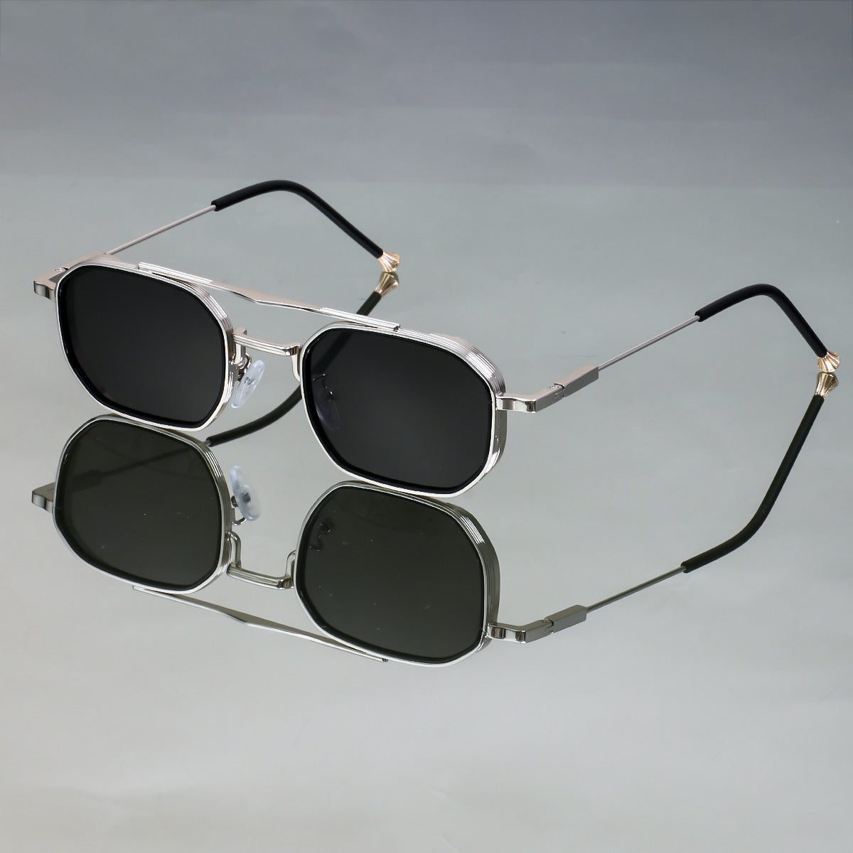 Damen Designer Sonnenbrille mit elegantem metallischen Rahmen Brehn