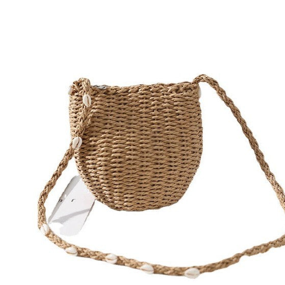 Damen Handtasche aus geflochtenem Naturmaterial mit Muschelverzierungen Brehn
