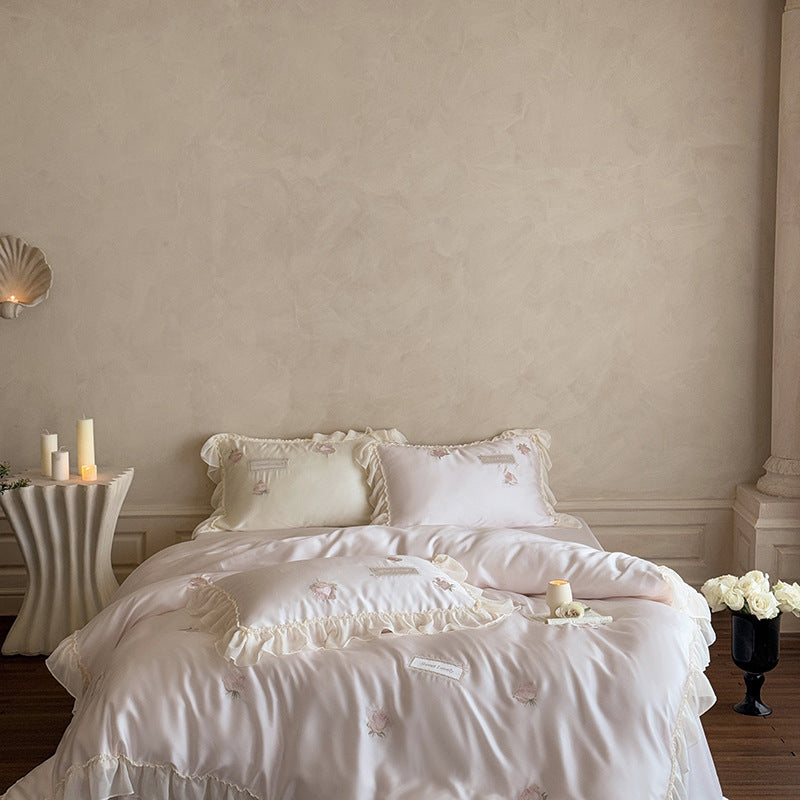 Wendbare Baumwollsatin Rose bestickte Volant Bettwäsche Set mit Rüschenshams und verdecktem Verschluss