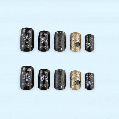 Glitzerndes Kunstnagelset mit weihnachtlichem Design und 3D-Schneeflocken Brehn