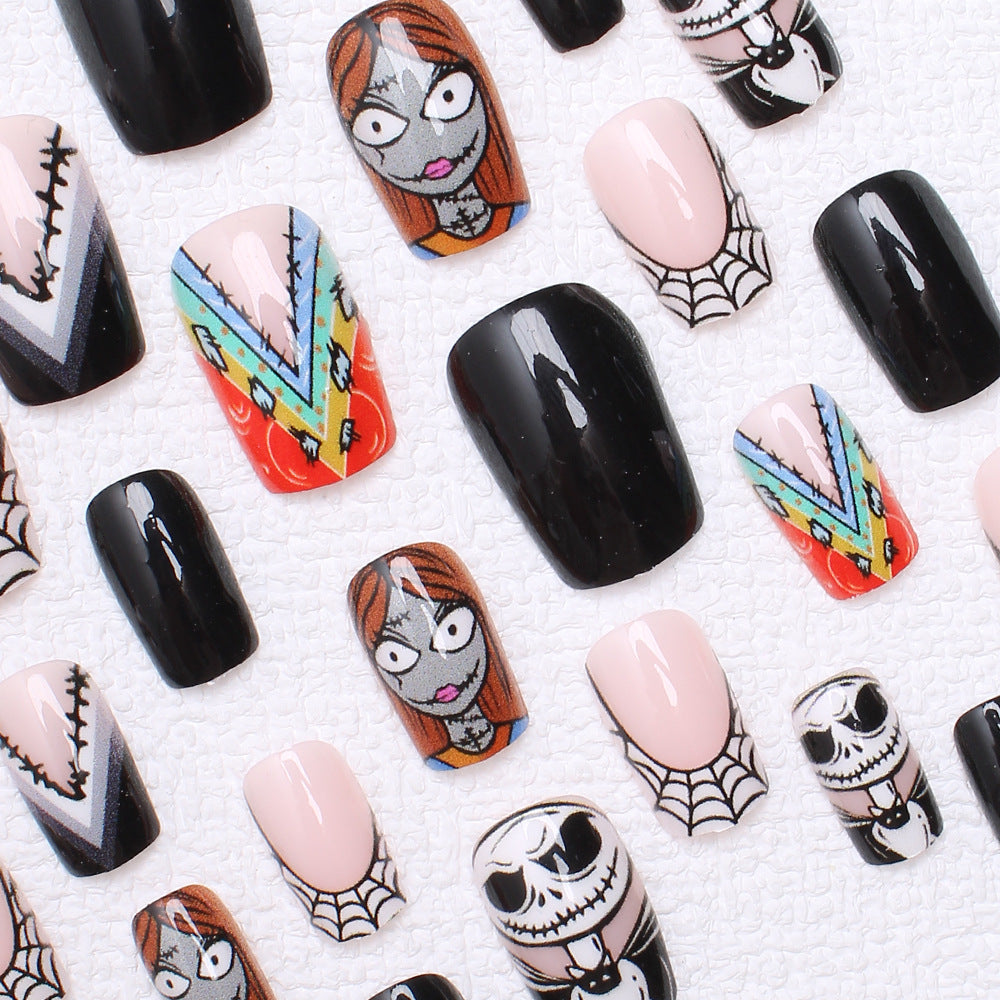 Kunstnagelset mit kreativen Halloween-Motiven und verspielten 3D-Designs Brehn