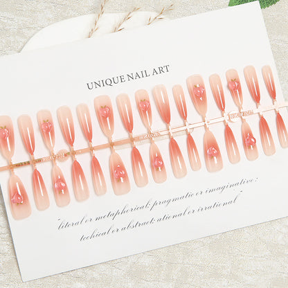 Kunstnagelset in elegantem Ombre-Design mit kunstvollen Akzenten Brehn