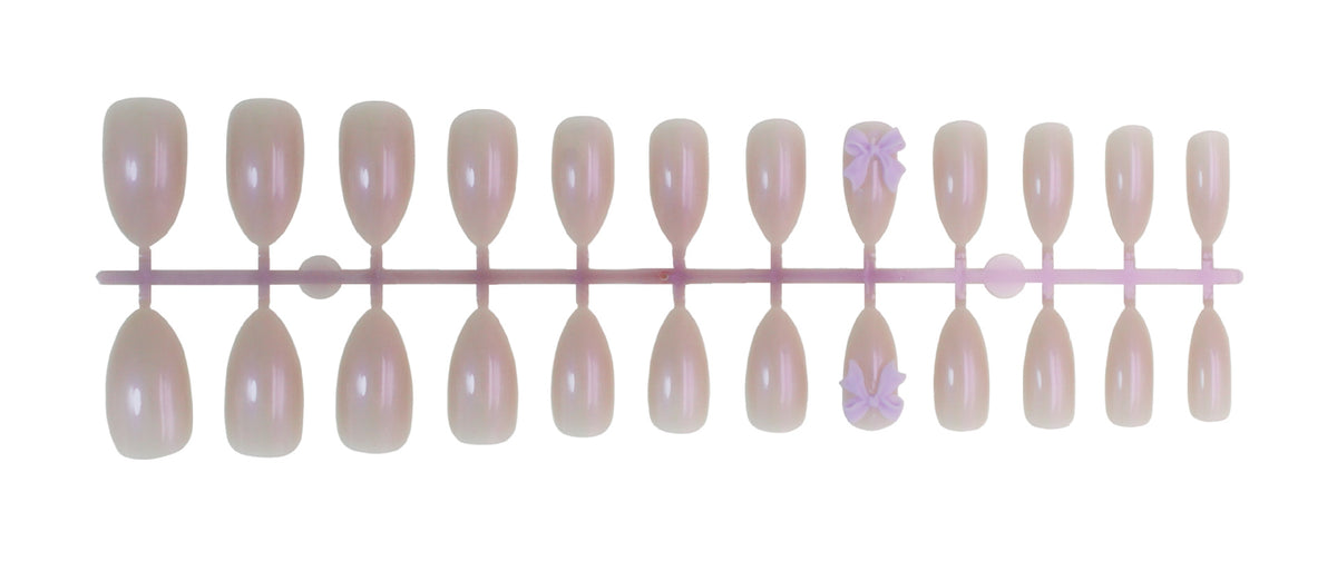 Kunstnagelset mit eleganten Schleifchen und sanftem Design Brehn
