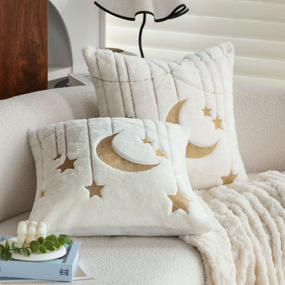 Quadratischer Kunstfell-Kissenbezug mit goldgesticktem Mond-und-Stern-Design und softem Innenfutter Brehn