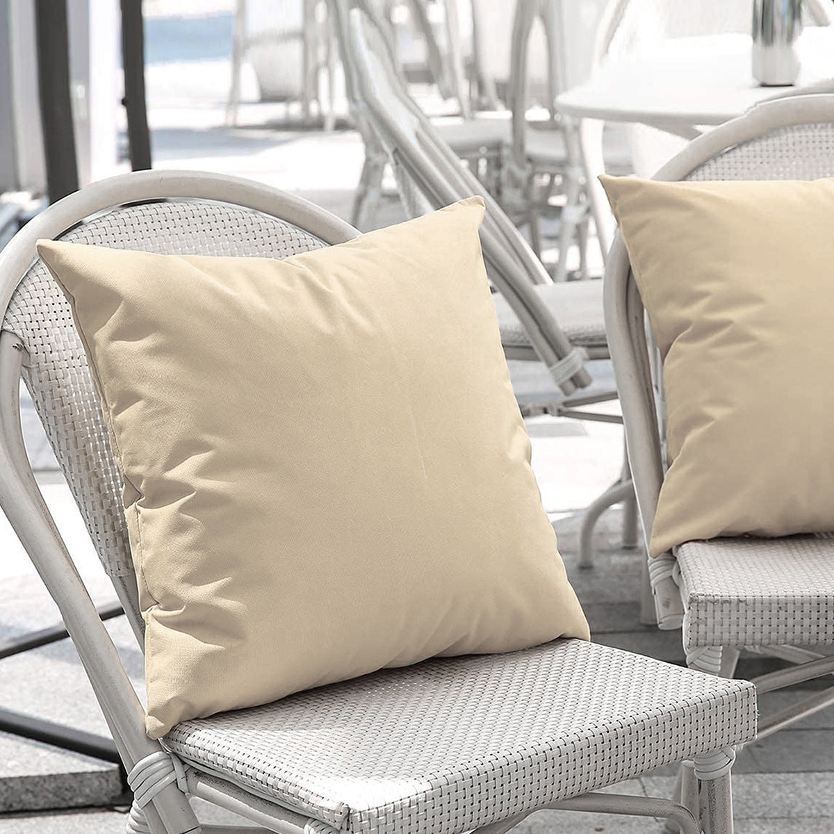 Quadratisches wasserabweisendes Outdoor-Patio-Wurfkissen mit verdecktem Reißverschluss