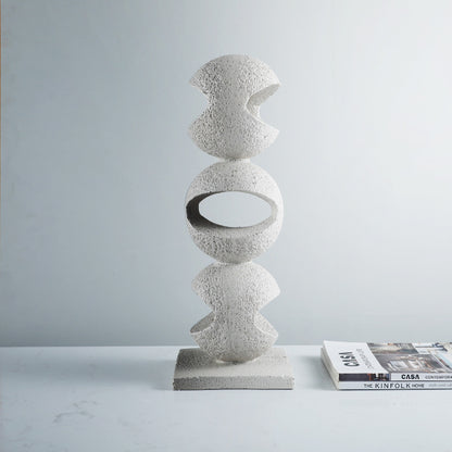 Künstlerische strukturierte Steinskulptur
