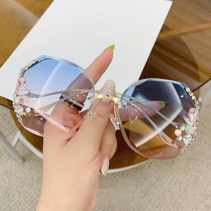 Damen Oversized Sonnenbrille mit dekorativen Steinen Brehn
