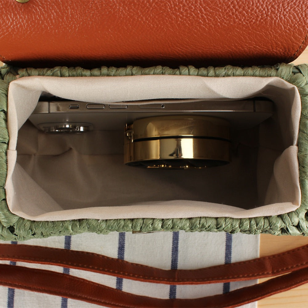 Handtasche mit Elegantem Lederdeckel und Geflochtenem Design Brehn