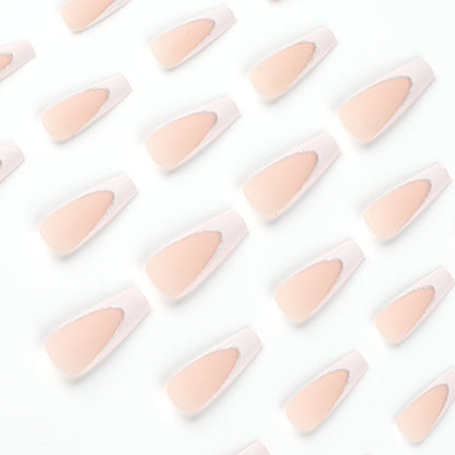 Lackierte Stiletto-Nägel mit Glitzerverzierung Brehn