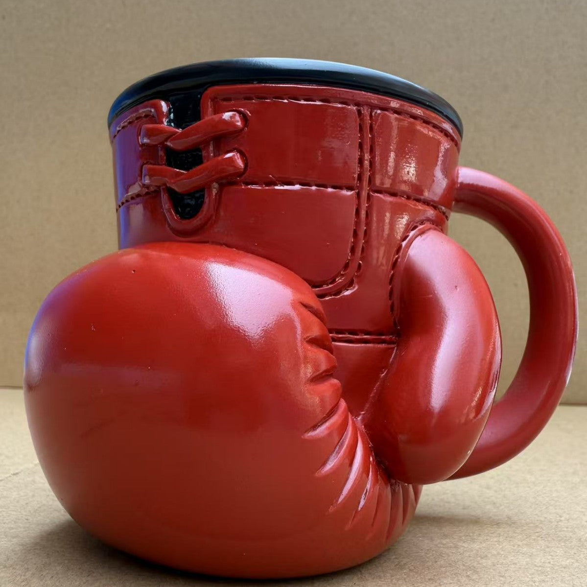 Boxhandschuh-förmige Kaffeetasse Brehn