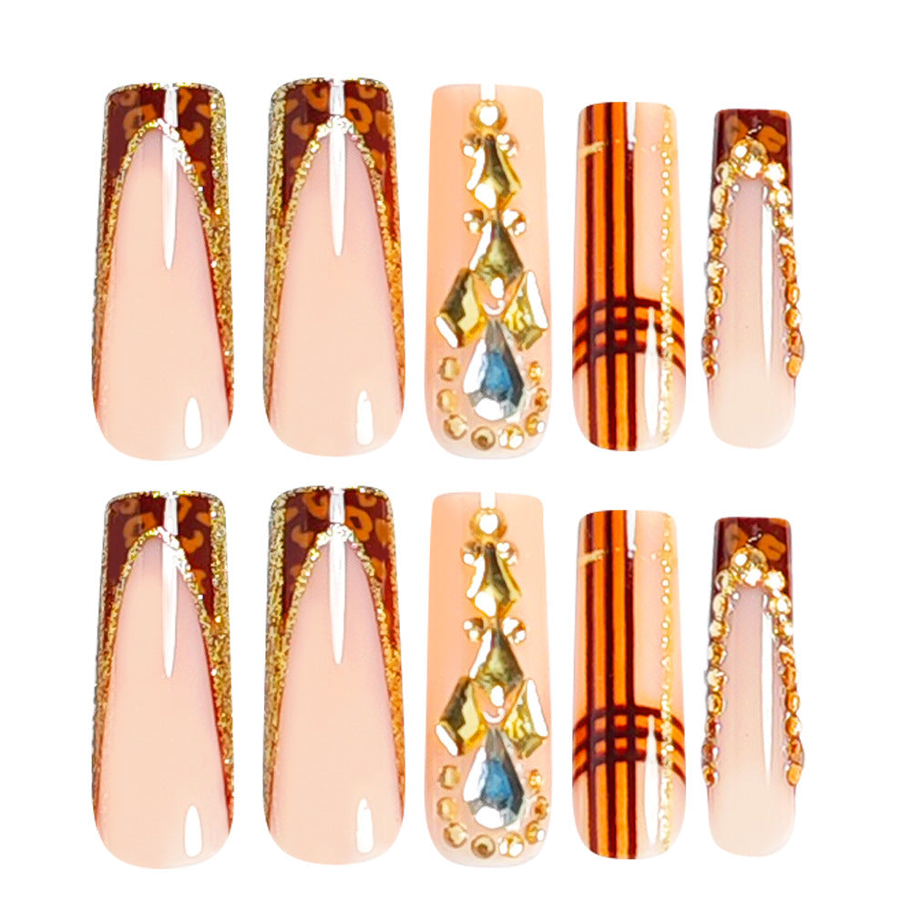Dekorative Stiletto Nagelkunst Tipps mit Edelsteinen Brehn