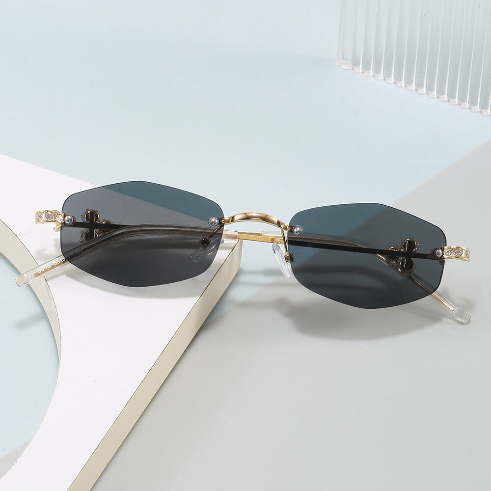 Modische Sonnenbrille Im Eleganten Rechteckdesign mit Blumigen Details Brehn