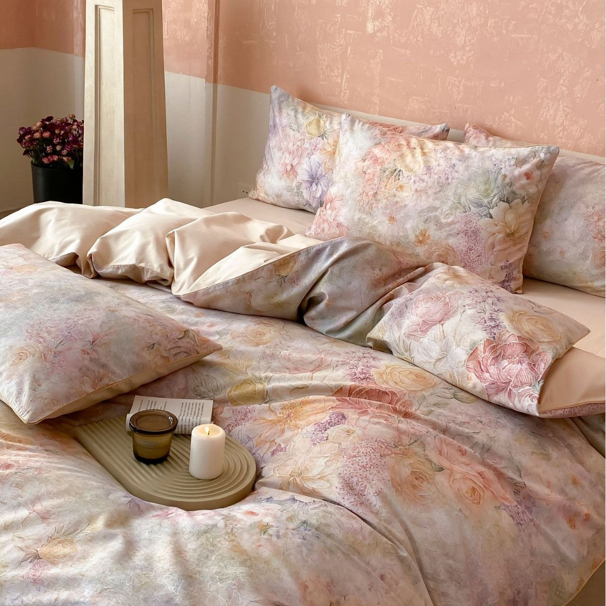 Luxuriöse Baumwollsatin-Bettwäsche-Garnitur mit großfloralem botanischem Print