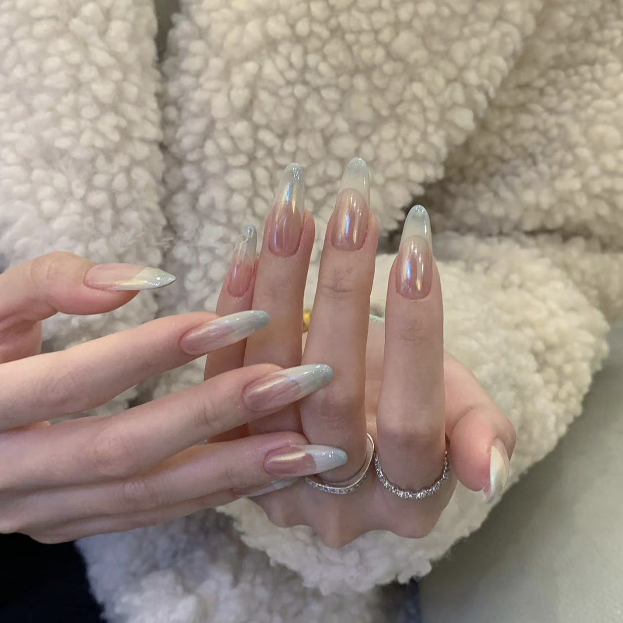Glamouröse Kunstnägel Im Modernen Ombre-Design Brehn