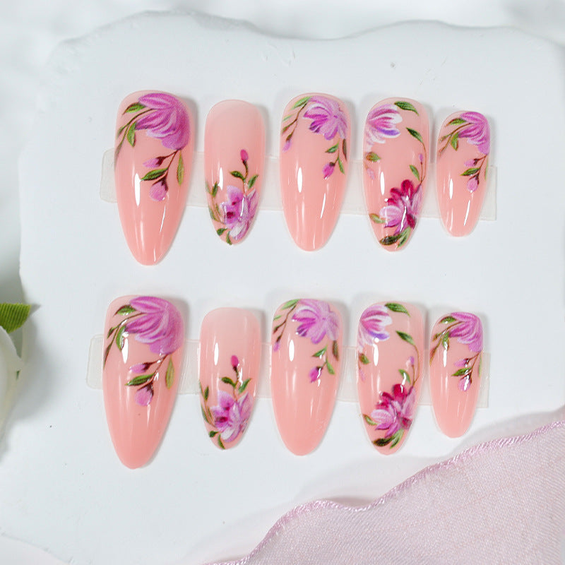 Kunstnagelset mit stylischen floralem Design Brehn