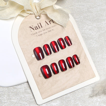Glänzendes Press-On Nagelset mit elegantem Finish Brehn