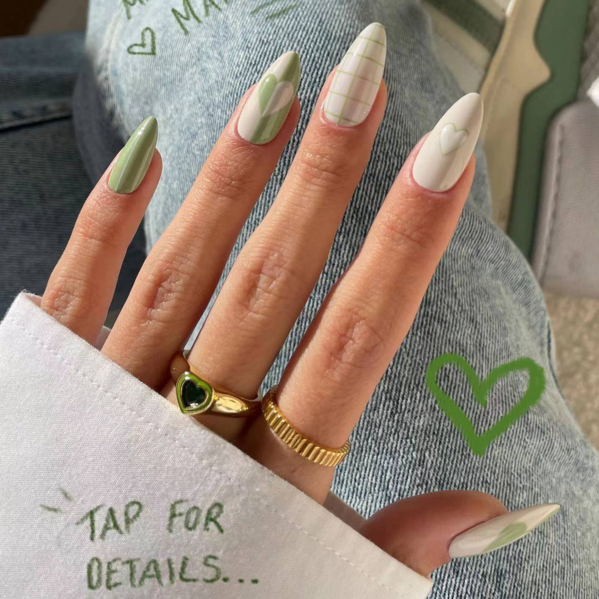 Kreative Stiletto Kunstnägel mit geometrischen Mustern Brehn