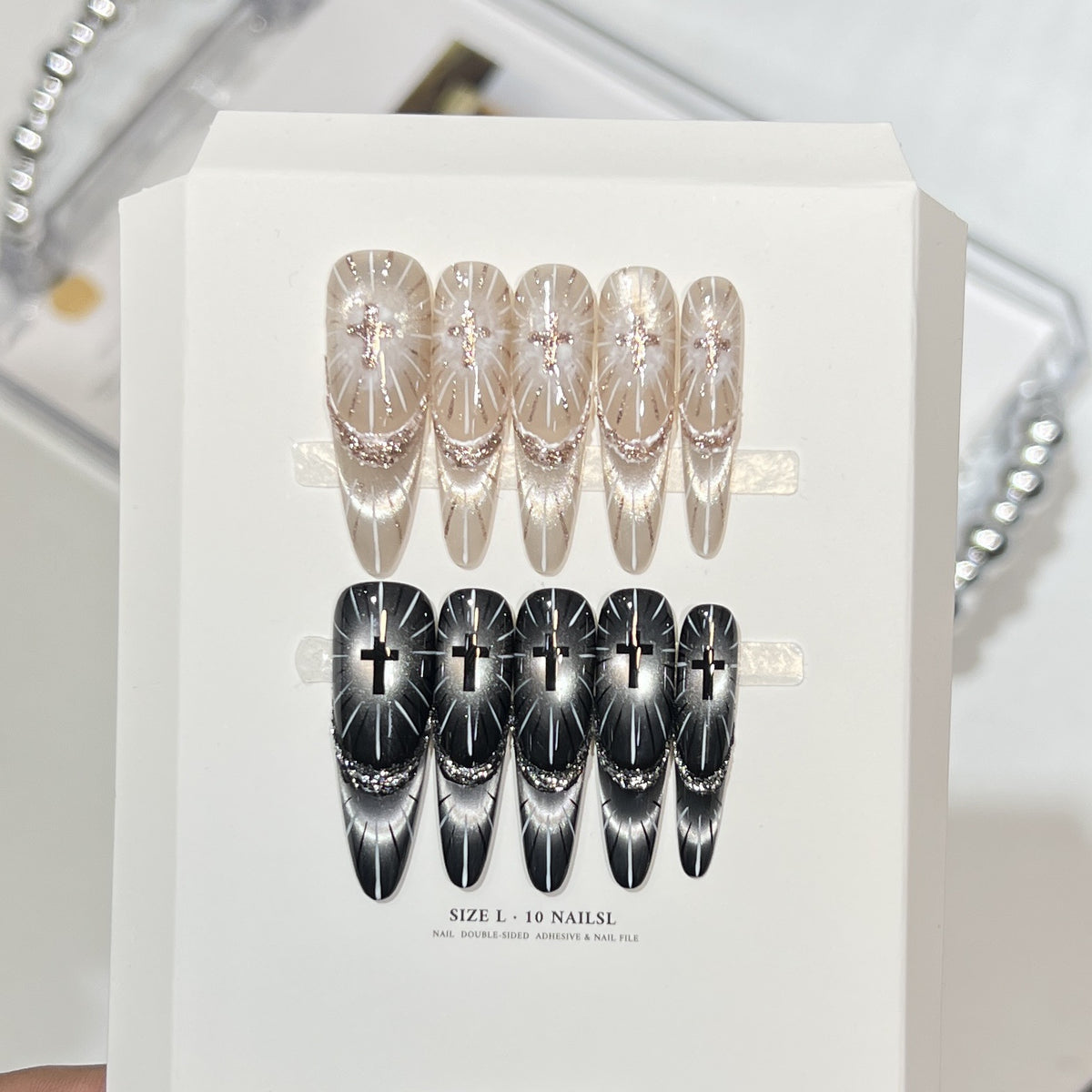 Chic Press-On Nagel Set mit elegantem Strassdesign Brehn
