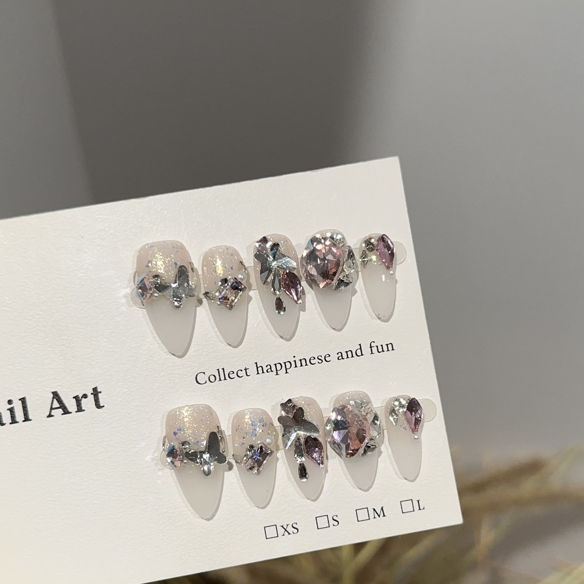 Luxuriöses glamouröses Press-On Nagelkunst-Set