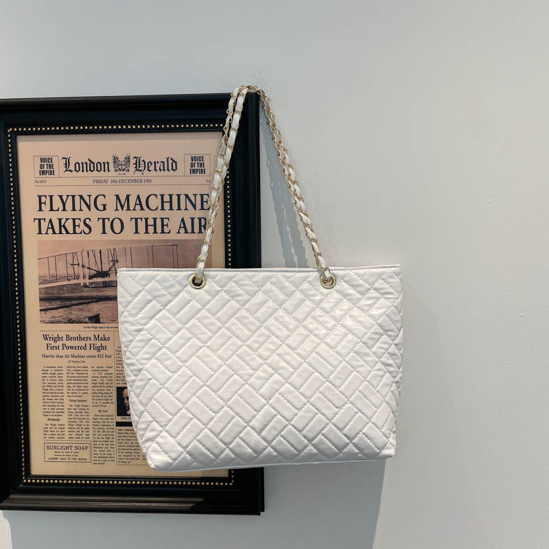 WoQuilted Tote Bag mit Kettengriffen Brehn