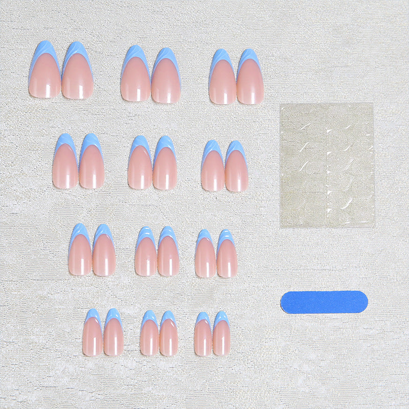 Kunstnagelset mit eleganten Ombre-Verläufen und modernen Spitzen Brehn