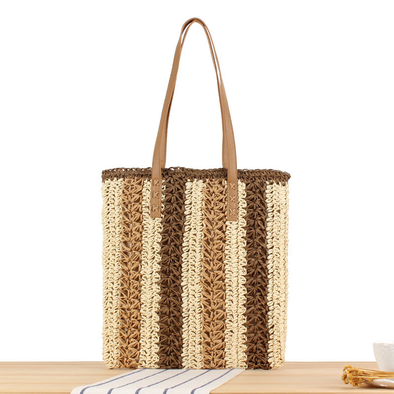 Strandtasche Aus Geflochtenem Naturmaterial mit Robusten Ledergriffen Brehn