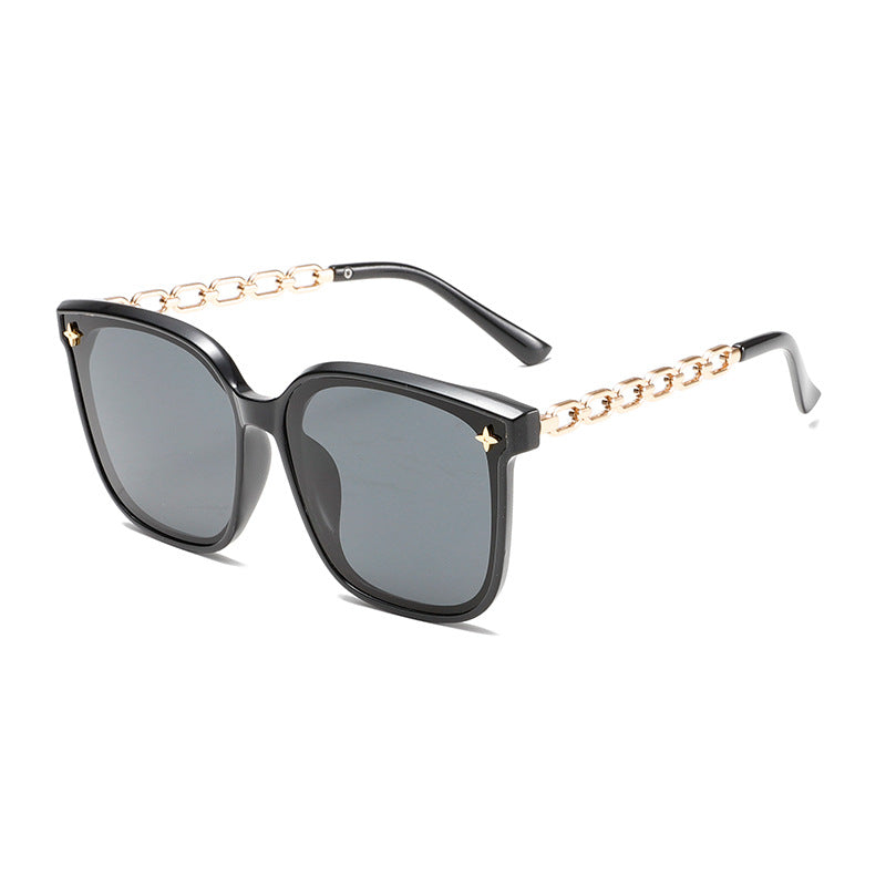 Damen Modische Sonnenbrille mit hochwertigem Kettendetail Brehn