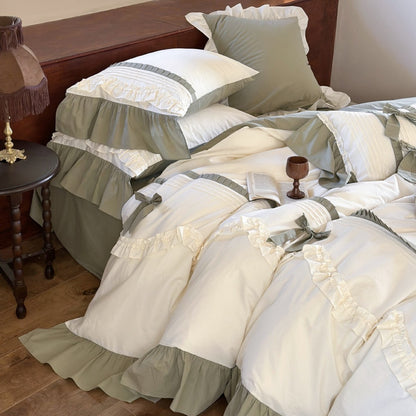 Bettwäsche-Set im Cottage-Chic mit geraffter Saumkante und Schleifenapplikation
