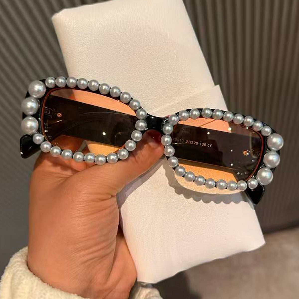 Damen modische Sonnenbrille mit luxuriösem Perlenrahmen Brehn